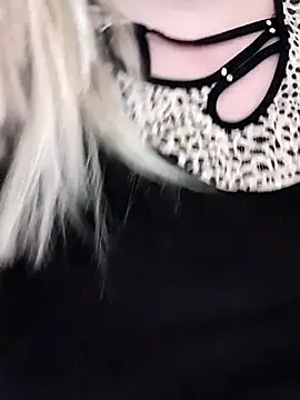 Missy_DM Adlı Modelin Canlı XXX Sohbeti