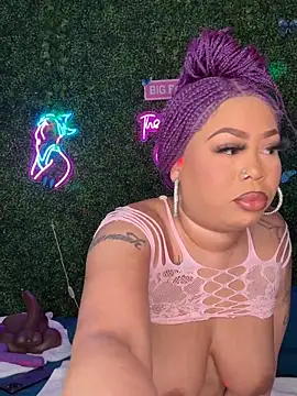 Chat XXX en directo de RenaThickAss