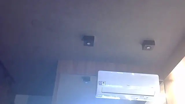 SkinnyKittenのライブXXXチャット