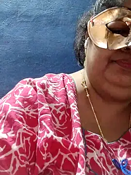 tamilthanushri élő XXX-chatje