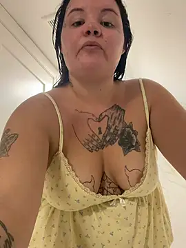 tattedandthick Live XXX-Chat