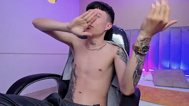 Nascary_Fox élő XXX-chatje