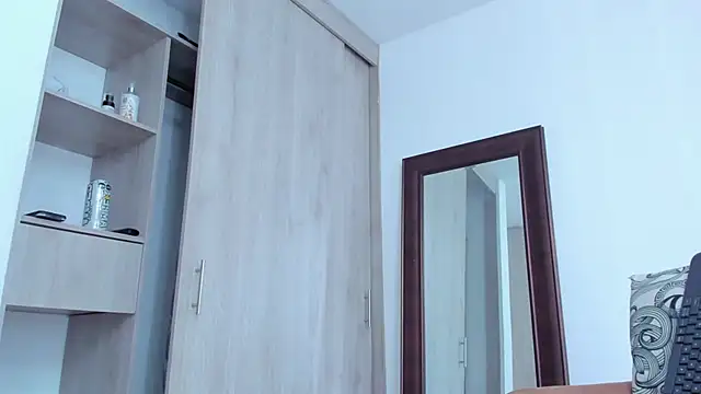 KingLevi01 élő XXX-chatje