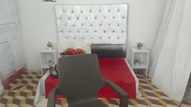 Sweetbigcatt Live XXX-Chat