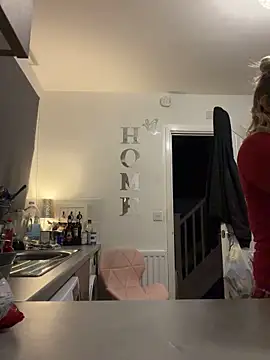 Sky25x Adlı Modelin Canlı XXX Sohbeti