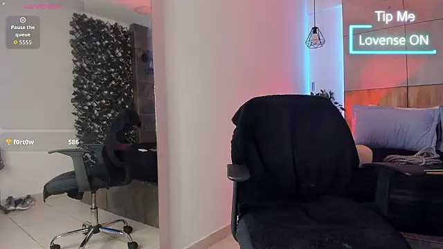 XXX chat uživo modela JacobDraven