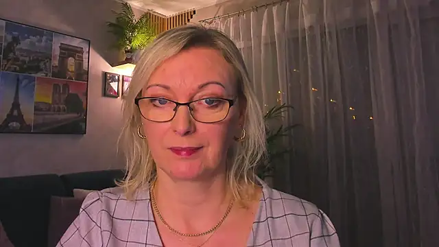 vanessa_chat Show in webcam