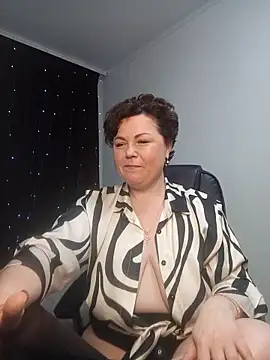XXX chat uživo modela EllaLove2277