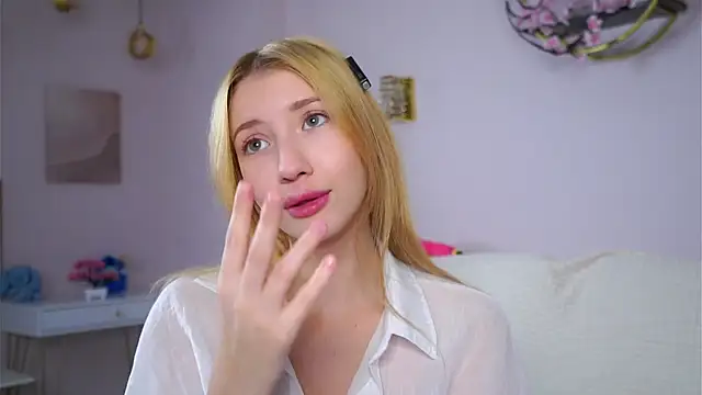 SunnivaCovil Live XXX Chat