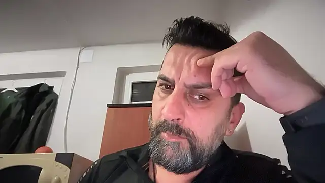 TARKAN1 Adlı Modelin Canlı XXX Sohbeti