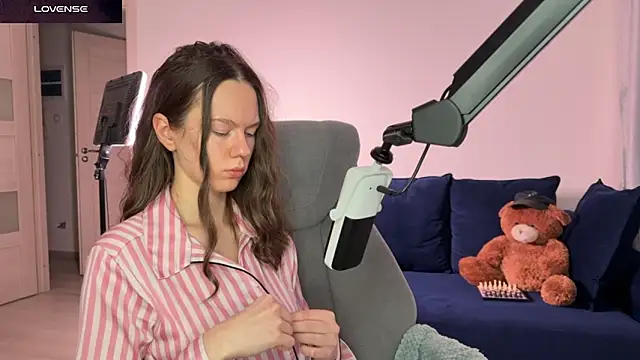 SharkyBaby élő XXX-chatje