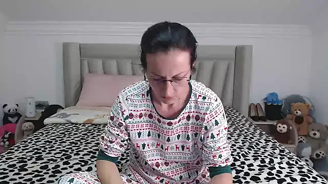 CatWoman0001 Adlı Modelin Canlı XXX Sohbeti