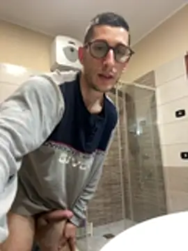 Gionnytav 现场XXX聊天