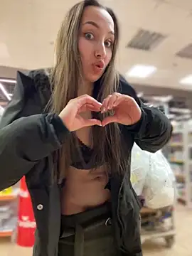 ICrazyOneIRL's Live XXX Chat