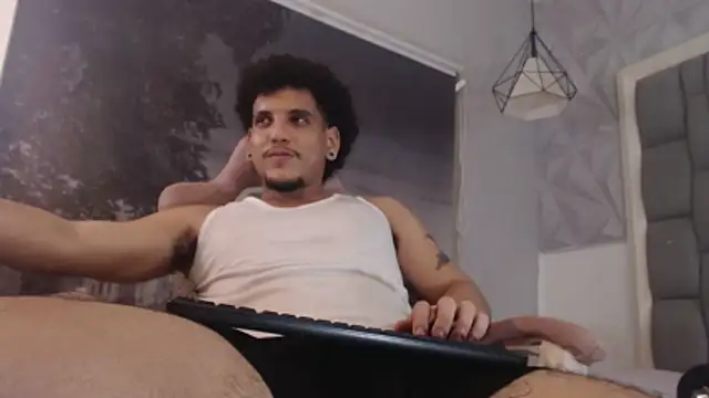 Xfire_boy69 Adlı Modelin Canlı XXX Sohbeti