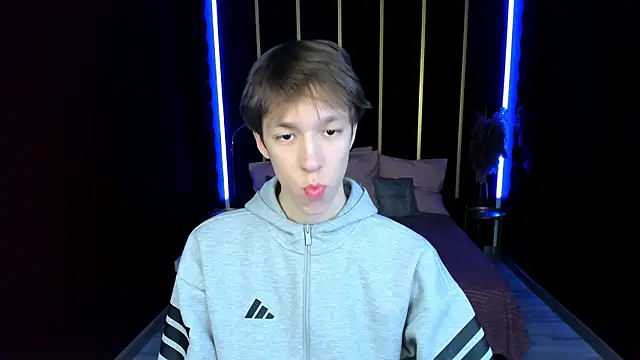 MarkBranston Adlı Modelin Canlı XXX Sohbeti