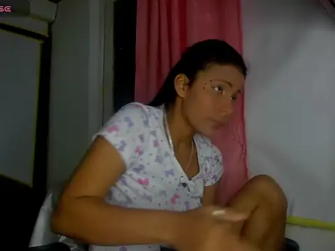 Chatroom XXX en direct de NENITA_HOTT