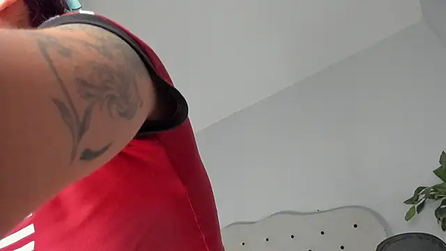 Julieth_brown_ élő XXX-chatje