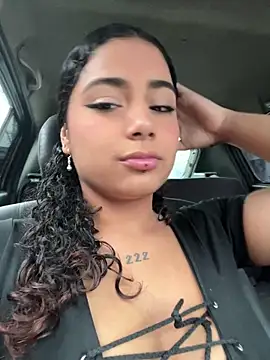 Spicy_Nesss' Live XXX Chat