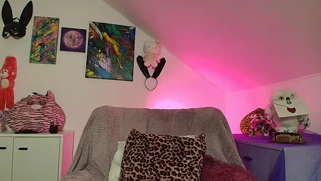 PinkHurricaneOfficial élő XXX-chatje