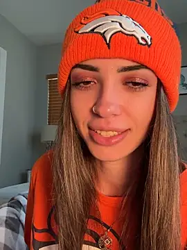 Tiny-Mimi Obrolan Langsung XXX