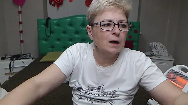 EmiliaGree Live XXX-Chat