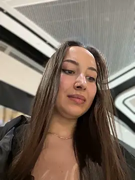 ICrazyOneIRL 现场XXX聊天