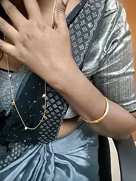 Chatroom XXX en direct de Tamilmallu-duskygirl03