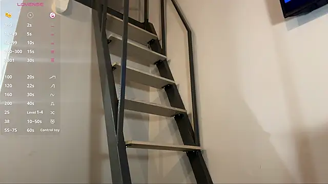 EIeniVanwart Show in webcam