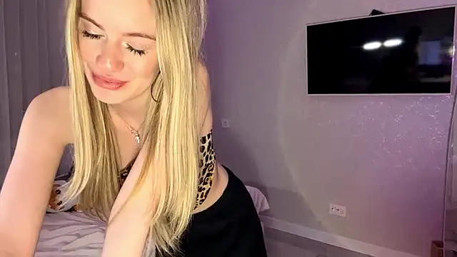 Between_Eeys Webcam Show