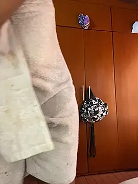 Chatroom XXX en direct de MonicaSex_