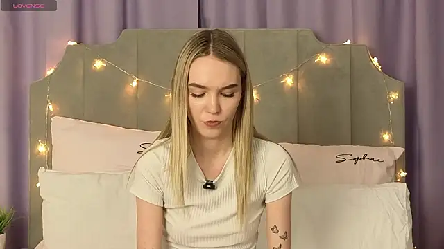 NikkiRyx live XXX chat