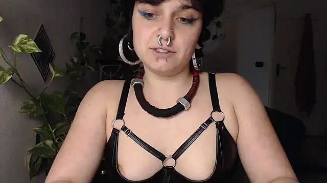 metamorphosiskin live XXX chat