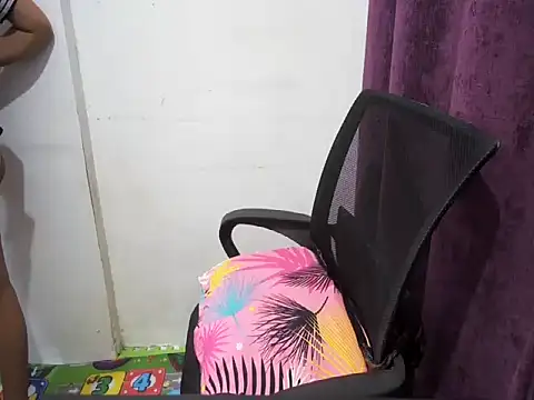 NaughtyPussy4u Live XXX-chat