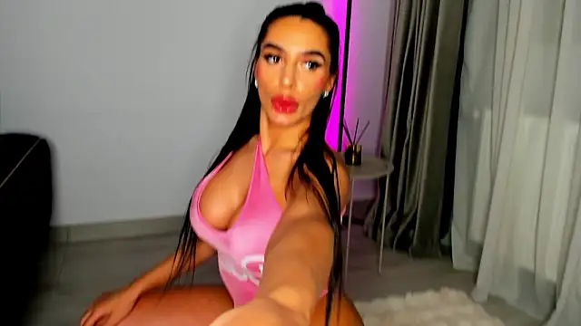 SluttyMaddy live XXX chat