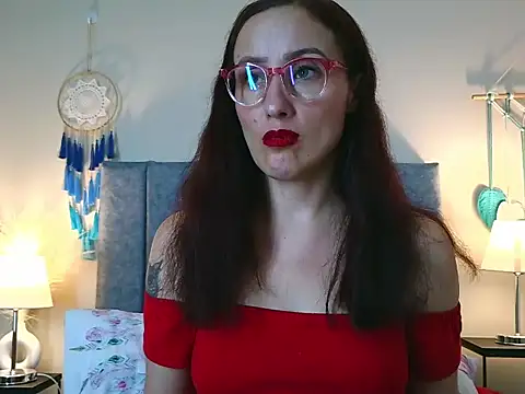 IberianMoonMK élő XXX-chatje