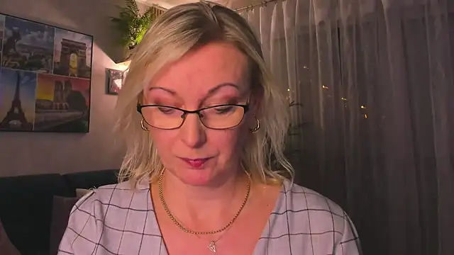 vanessa_chat Adlı Modelin Canlı XXX Sohbeti