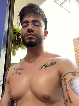 King_Draven3 Adlı Modelin Canlı XXX Sohbeti