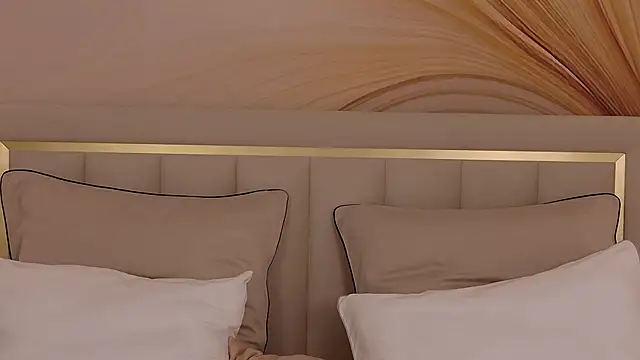 XXX chat uživo modela milaleoneli