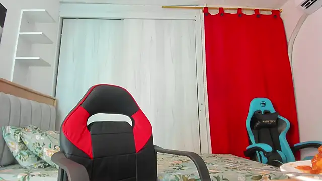 Lunastar02 Adlı Modelin Canlı XXX Sohbeti