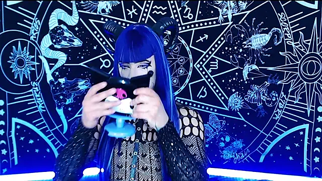 naomi_satan Adlı Modelin Web Kamerası Şovu