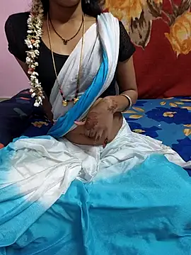 Rosely-rosely Adlı Modelin Canlı XXX Sohbeti