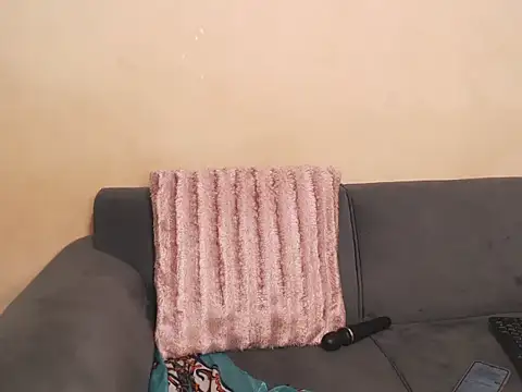 عرض كام Thique_Dollxx