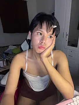 Plaxtique Chat XXX in diretta