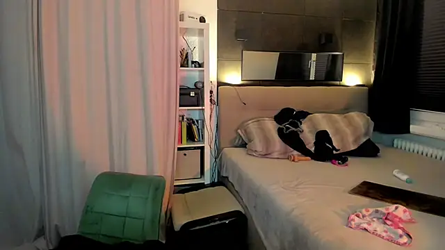 XXX chat uživo modela Oktopussy