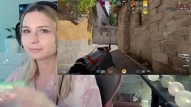 VladaLevine Adlı Modelin Canlı XXX Sohbeti