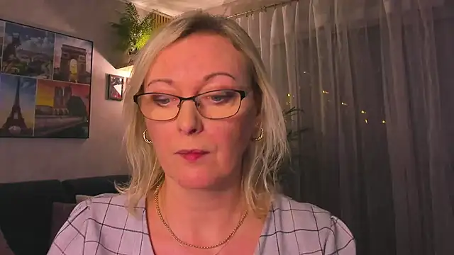 vanessa_chat: вебкам-шоу