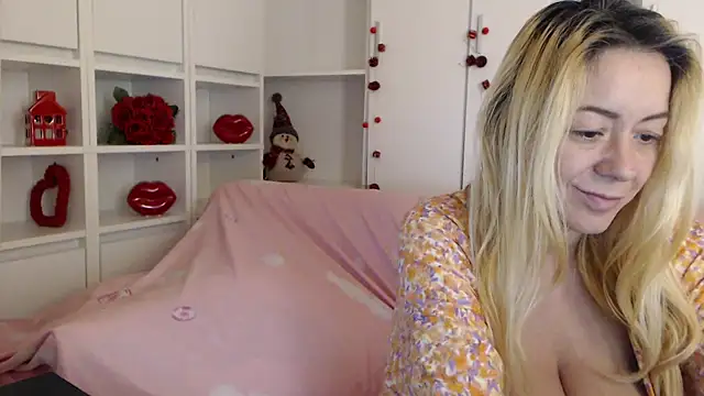 _karolynesyera_'s Live XXX Chat