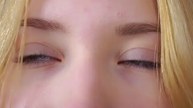 SunnivaCovil live XXX chat