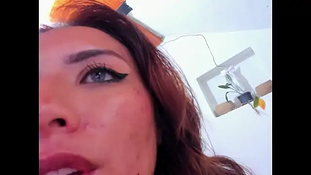 Czat XXX na żywo – megan_doll2123